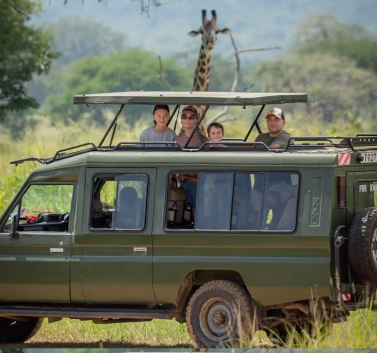 Private 4x4 Land Cruiser with pop-up roof